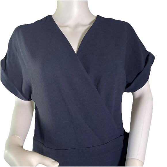 Banana Republic Women's Poplin Short Sleeve Cropped Jumpsuit Size 4 Navy - Picture 2 of 7